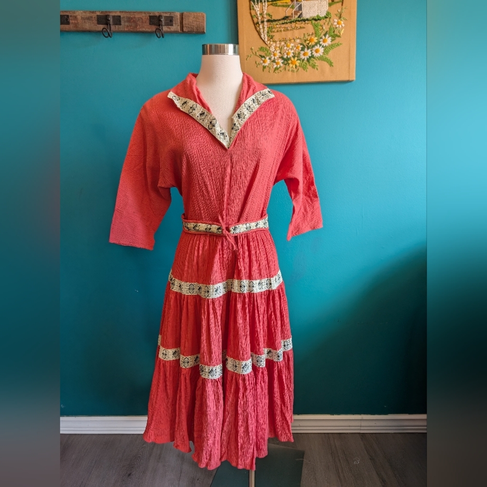 Women's 1950s Coral Pink Patio Dress metallic trim circle skirt size medium